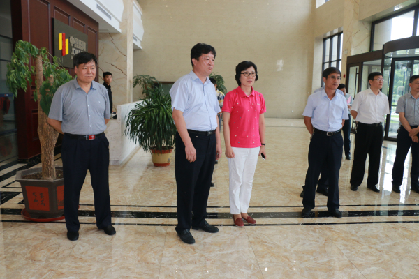 8月3日青岛人大一行到义堂镇中盈集团接待站