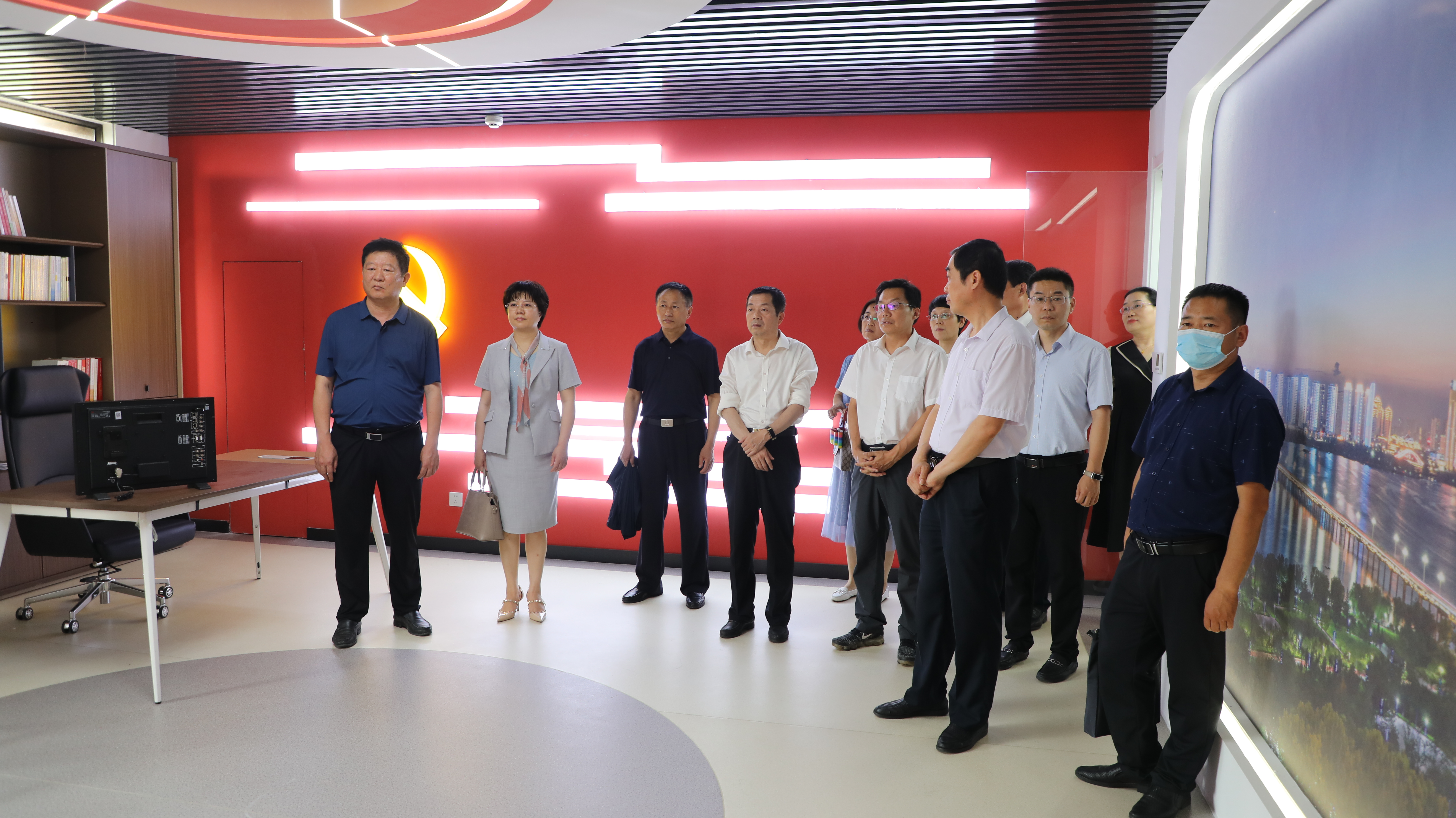 兰山区人大视察全区媒体融合发展工作